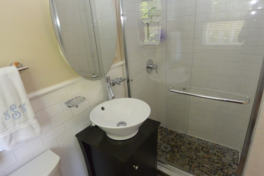 18 Longmeadow Road Medfield, MA 02052 - Photo 13 of 21 Gallery Image 13