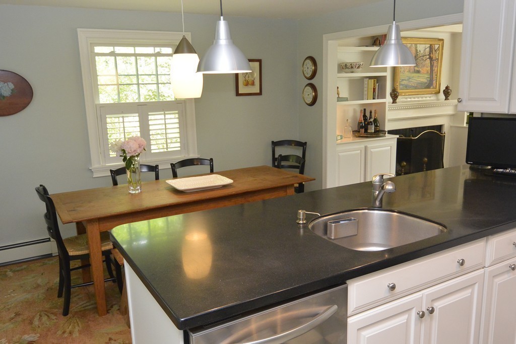 18 Longmeadow Road Medfield, MA 02052 - Photo 9 of 21 Gallery Image 9