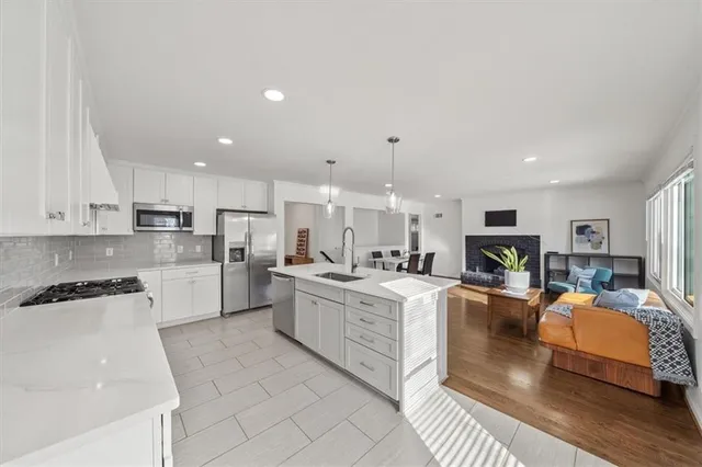 $465,000 | 909 West 85th Street, Kansas City, MO 64114