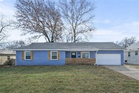 $445,000 | 909 West 85th Street, Kansas City, MO 64114