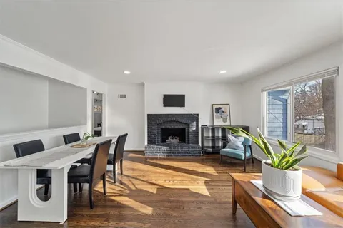 $460,000 | 909 West 85th Street, Kansas City, MO 64114