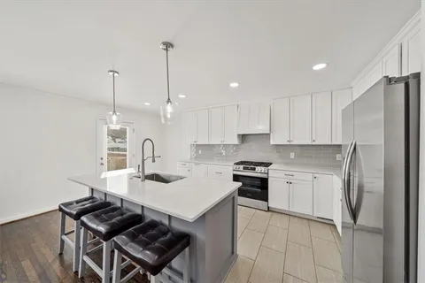 $445,000 | 909 West 85th Street, Kansas City, MO 64114