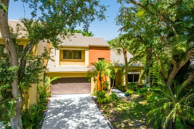 $529,000 | 745 St Albans Drive, Boca Raton, FL 33486