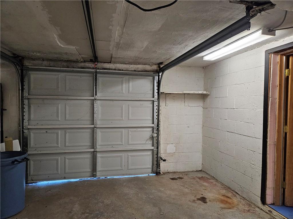 605 McCoy Road McKees Rocks, PA 15136 - Photo 13 of 39 a view of an empty room