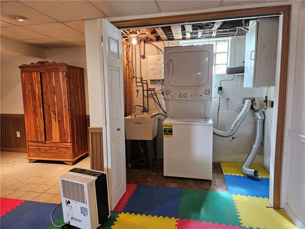 605 McCoy Road McKees Rocks, PA 15136 - Photo 14 of 39 a view of utility room