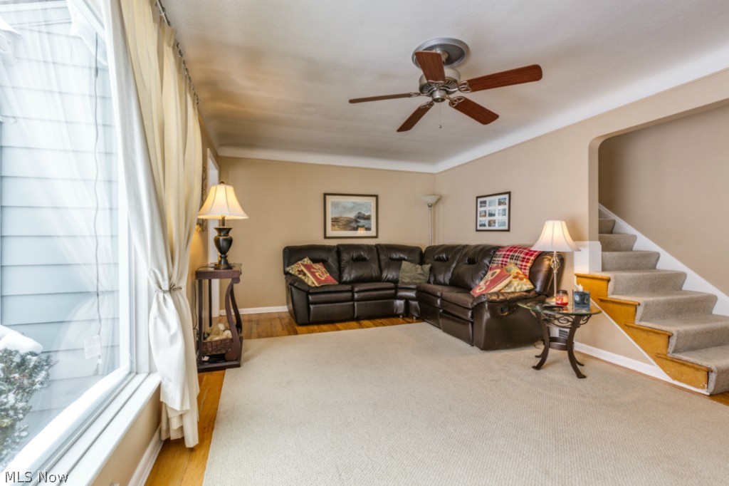 1375 Sunview Road Lyndhurst, OH 44124 - Photo 2 of 16