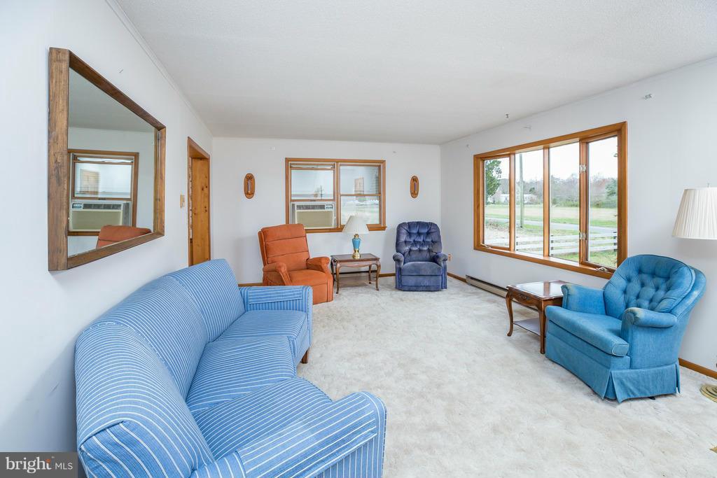 34890 West Line Road Selbyville, DE 19975 - Photo 12 of 25 Family Room