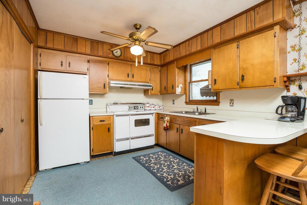 34890 West Line Road Selbyville, DE 19975 - Photo 10 of 25 Kitchen