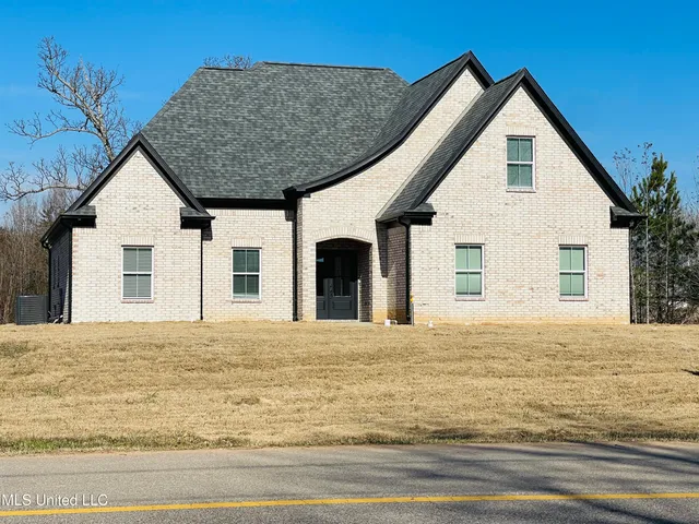 $419,799 | 663 Moore Loop, Byhalia, MS 38611