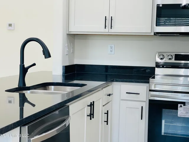 $419,799 | 663 Moore Loop, Byhalia, MS 38611