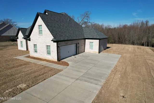 $419,799 | 663 Moore Loop, Byhalia, MS 38611