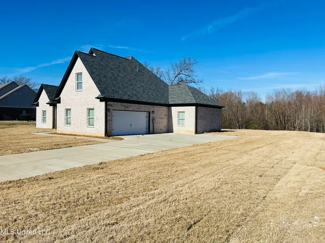 $419,799 | 663 Moore Loop, Byhalia, MS 38611