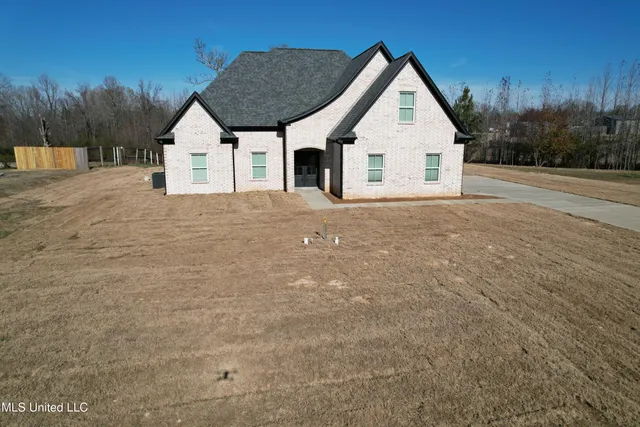 $419,799 | 663 Moore Loop, Byhalia, MS 38611
