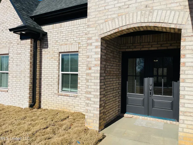 $419,799 | 663 Moore Loop, Byhalia, MS 38611