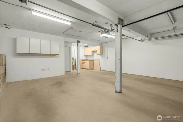 a view of a garage