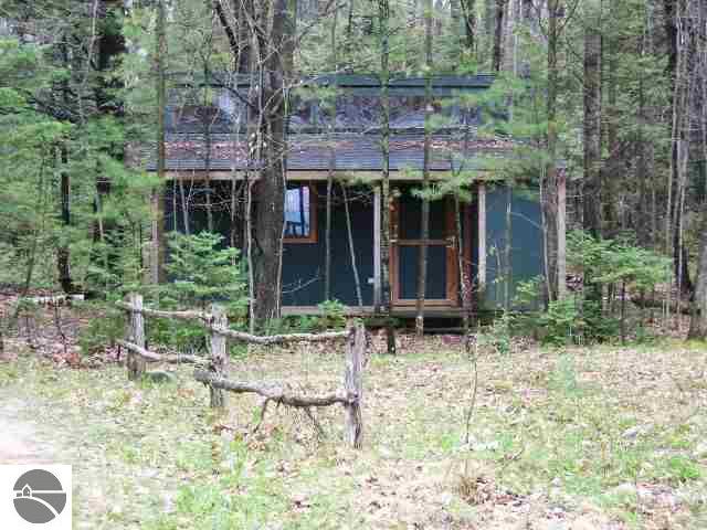 2443 Eimen Road Traverse City, MI 49686 - Photo 5 of 15 1691972-4.JPG