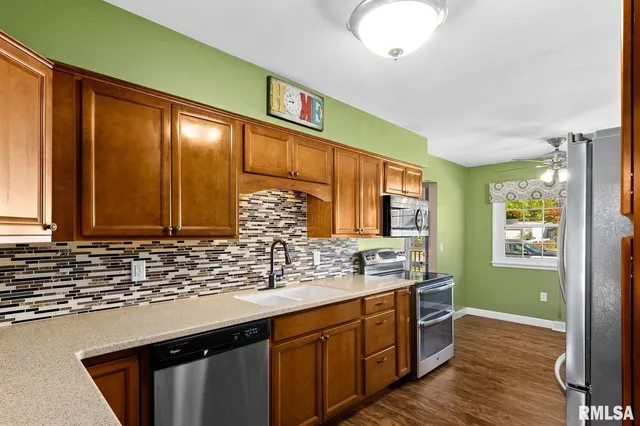 $174,900 | 1105 North Manning Drive, Chillicothe, IL 61523