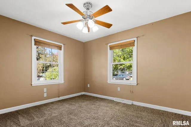 $174,900 | 1105 North Manning Drive, Chillicothe, IL 61523