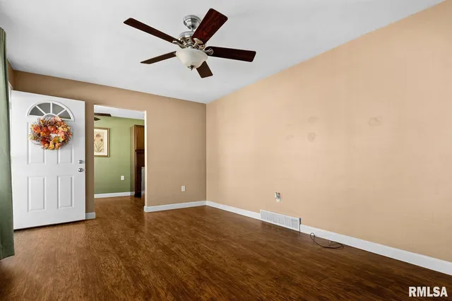 $174,900 | 1105 North Manning Drive, Chillicothe, IL 61523