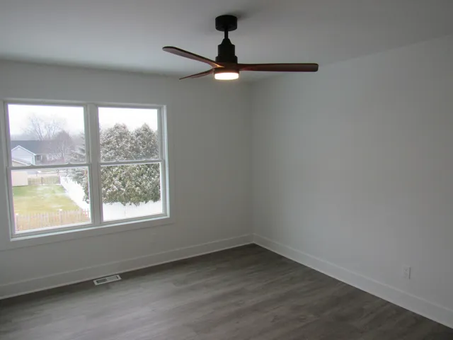 $2,500 | 1320 8th Street Street, Harvard, IL 60033