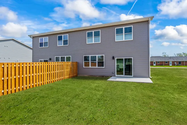 $2,500 | 1320 8th Street Street, Harvard, IL 60033