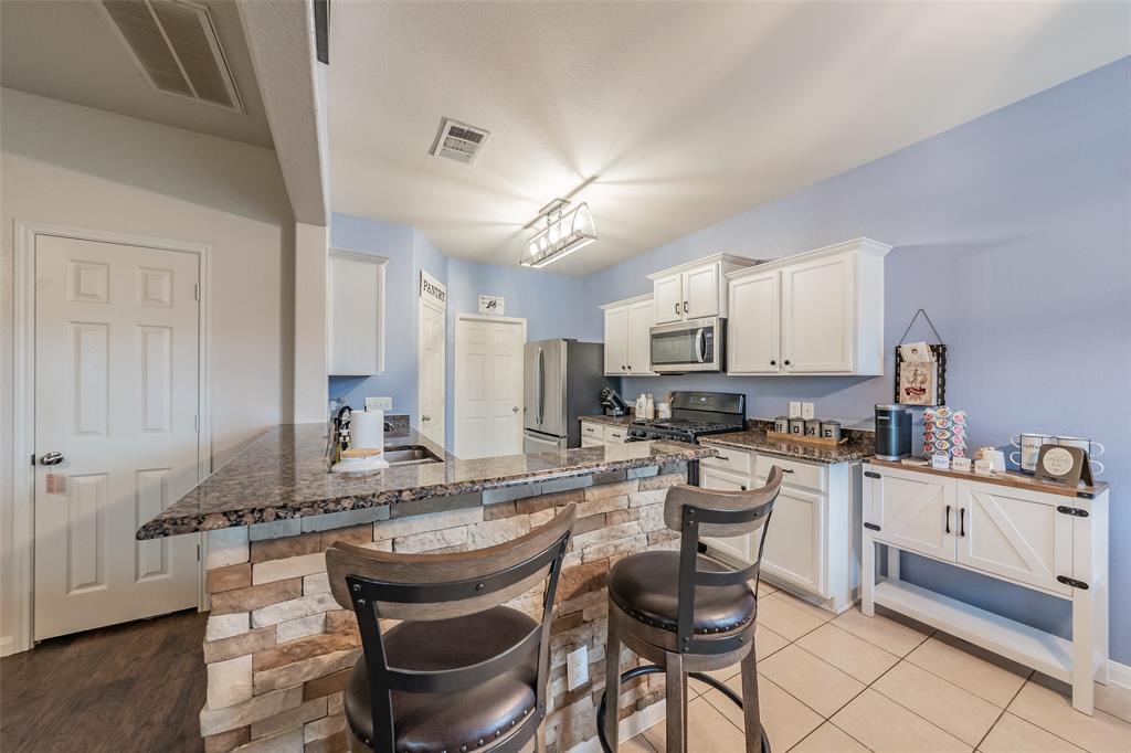 508 Drift Street Crowley, TX 76036 - Photo 14 of 34