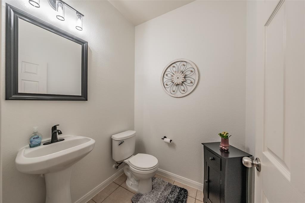 508 Drift Street Crowley, TX 76036 - Photo 4 of 34