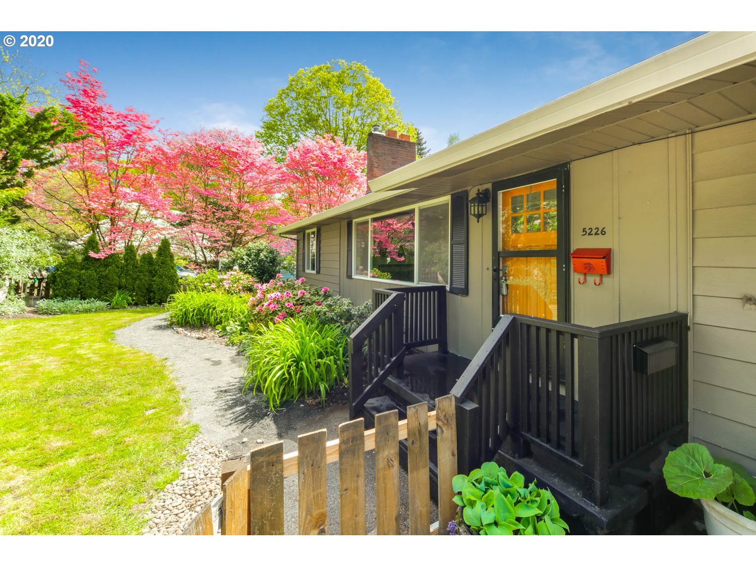 5226 Southwest Nebraska Street Portland, OR 97221 - Photo 3 of 32 Gallery Image 3