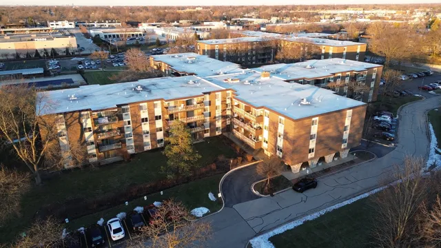 $209,900 | 1321 South Finley Road, Unit 419, Lombard, IL 60148