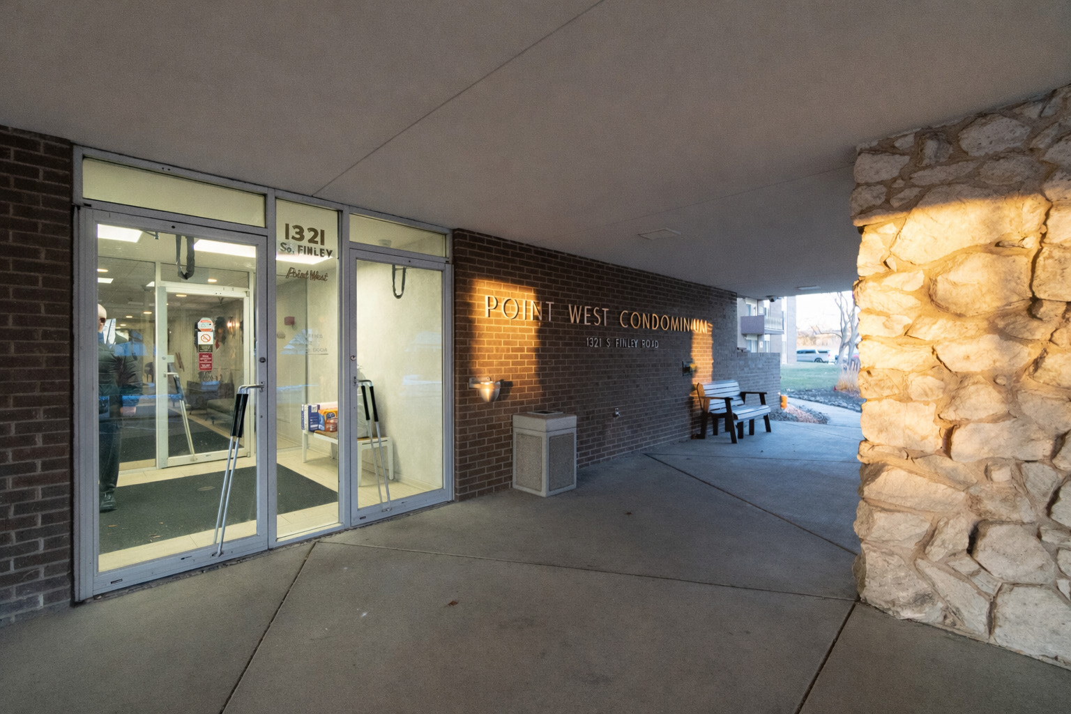 1321 South Finley Road, Unit 419 Lombard, IL 60148 - Photo 2 of 31