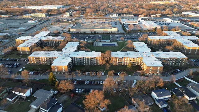 $209,900 | 1321 South Finley Road, Unit 419, Lombard, IL 60148