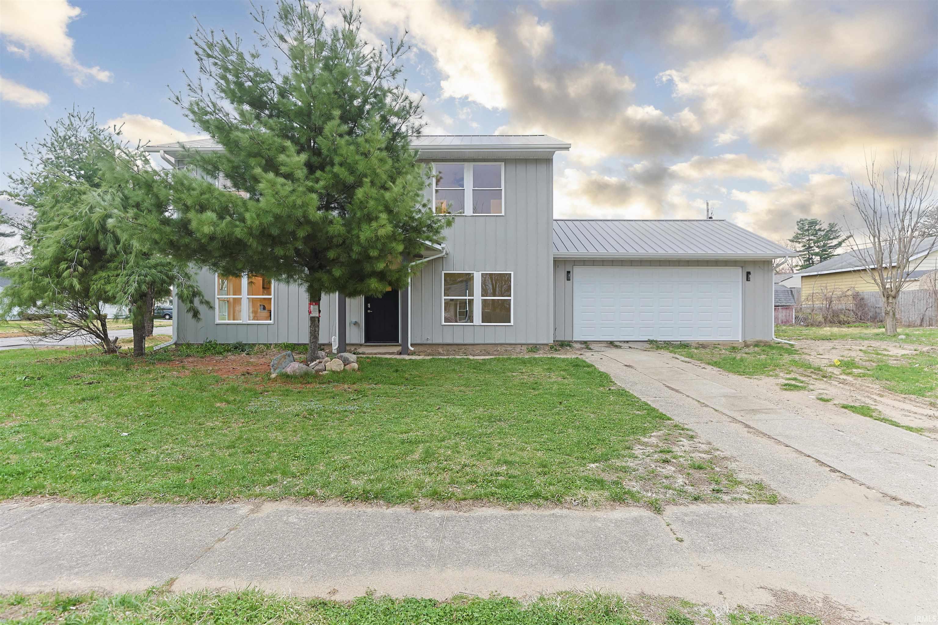 4024 Addison Street South Bend, IN 46614 - Photo 2 of 35