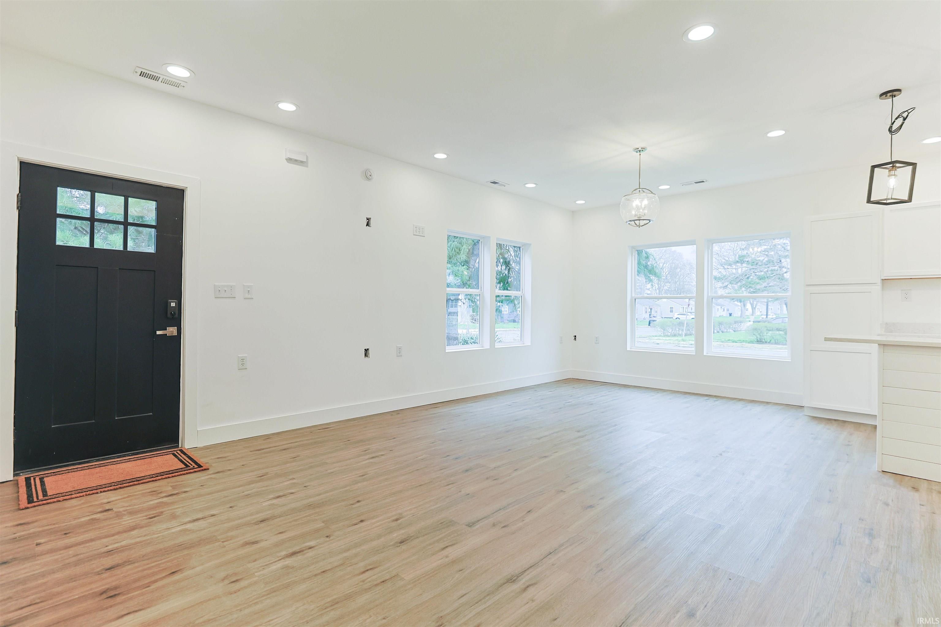 4024 Addison Street South Bend, IN 46614 - Photo 3 of 35