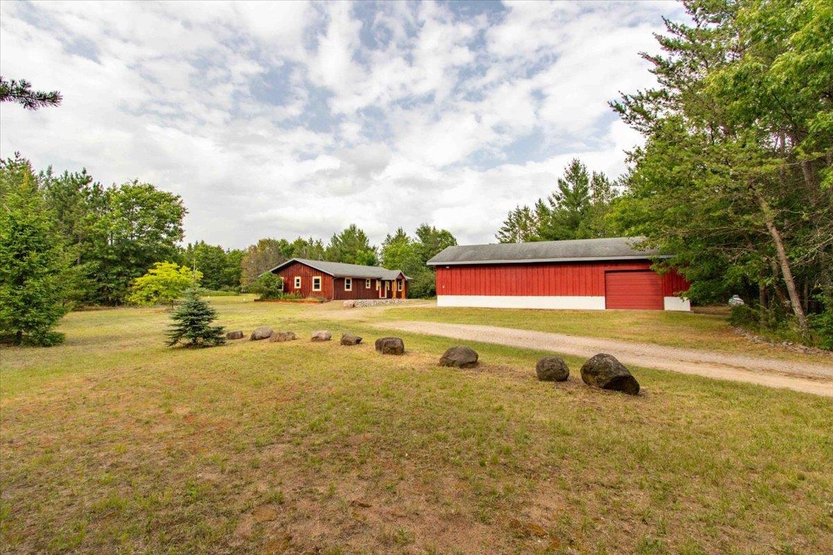 924 County Rd C Hancock, WI 54943 - Photo 6 of 57
