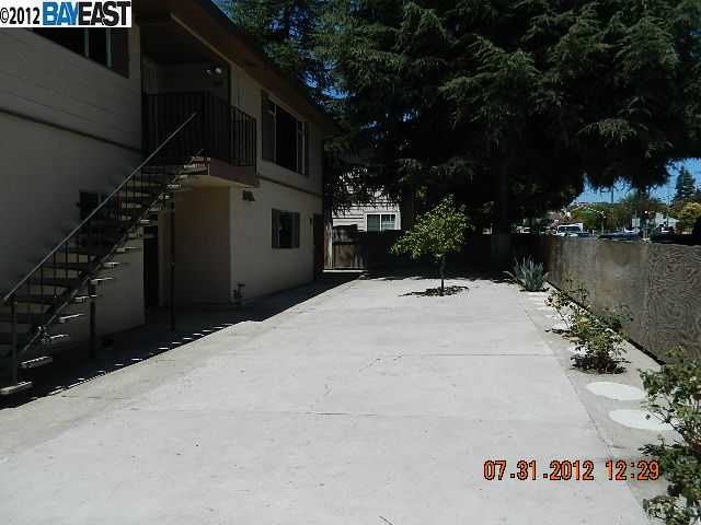 19725 Redwood Road Castro Valley, CA 94546 - Photo 1 of 1 Gallery Image 1