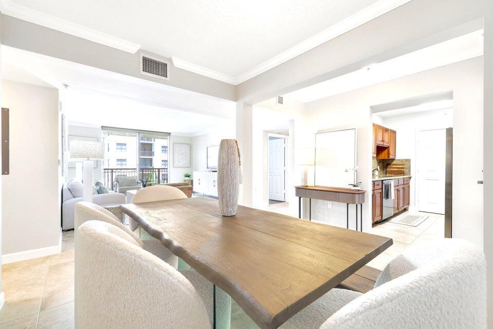101 Plaza Real South, Unit 606 Boca Raton, FL 33432 - Photo 5 of 17 Dining