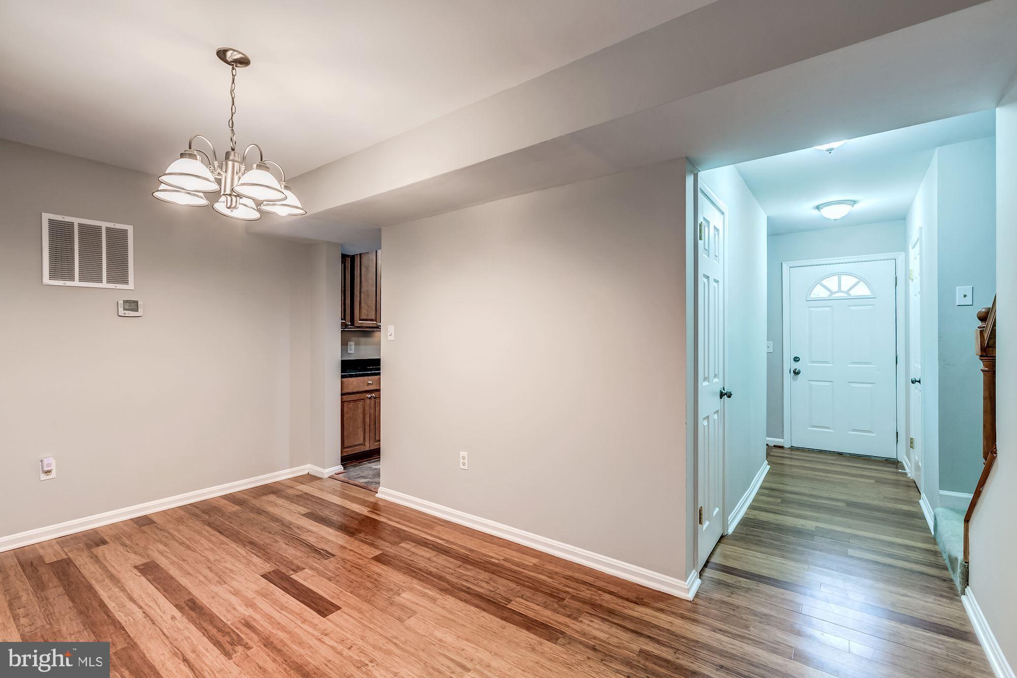 2183 Greenkeepers Court Reston, VA 20191 - Photo 12 of 30 Dining room