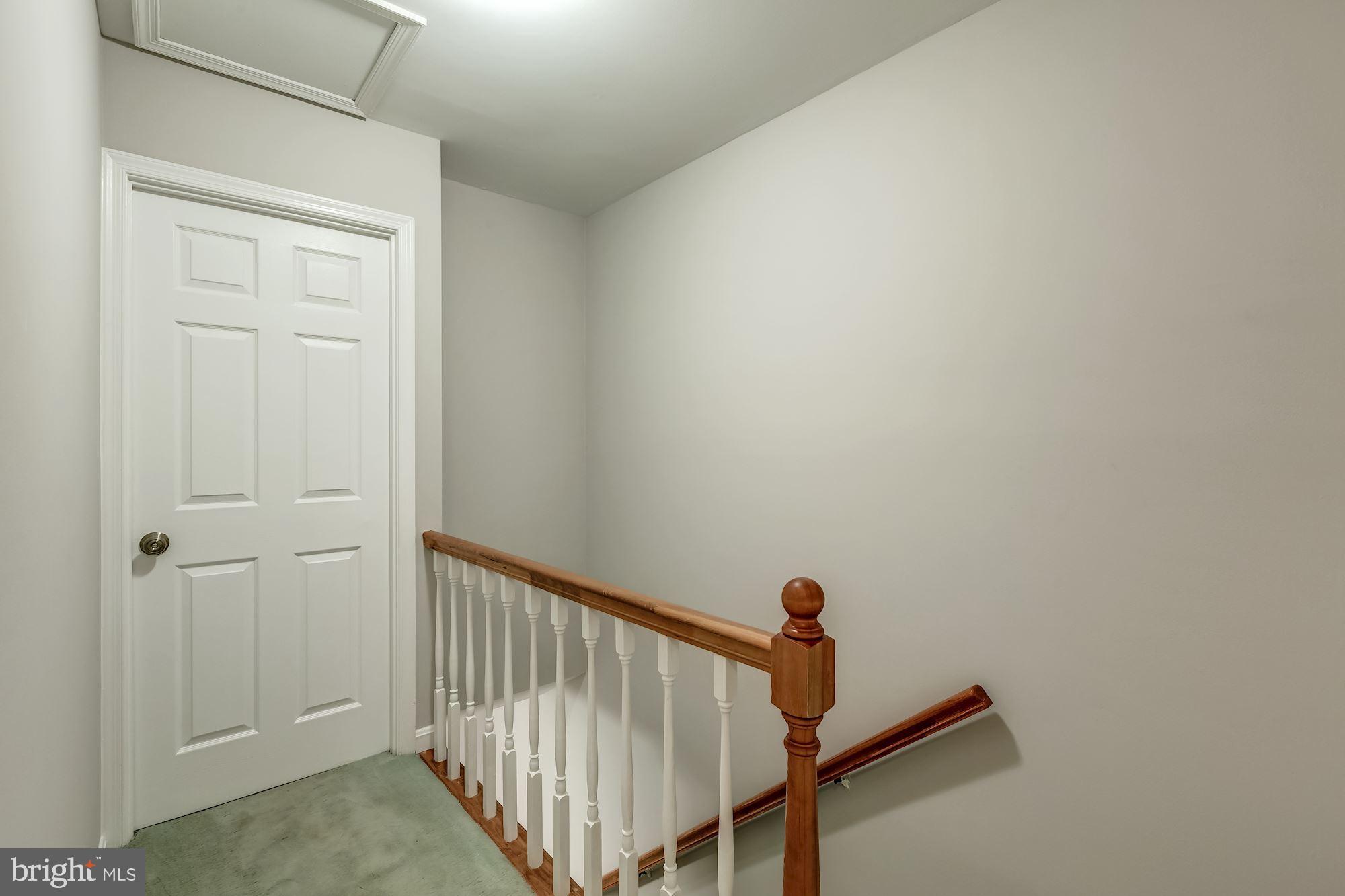 2183 Greenkeepers Court Reston, VA 20191 - Photo 16 of 30 Hallway in upper level