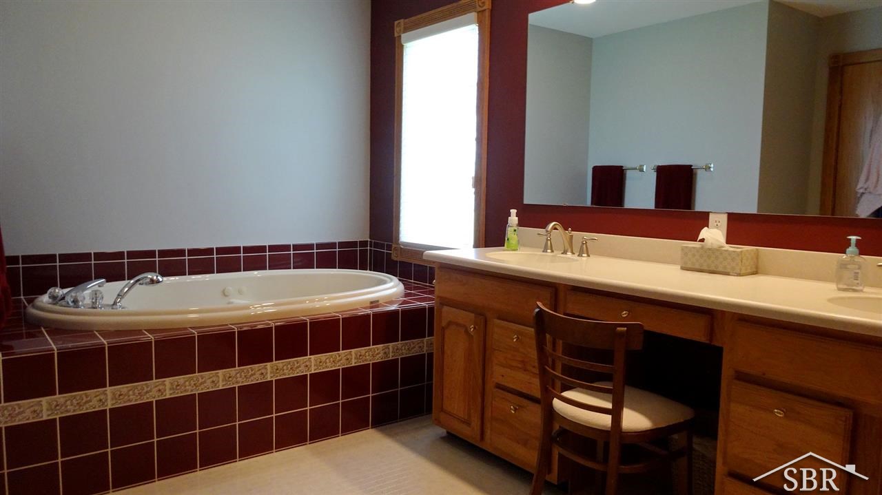 4281 North Graham Road Freeland, MI 48623 - Photo 14 of 30 31194568-13.JPG