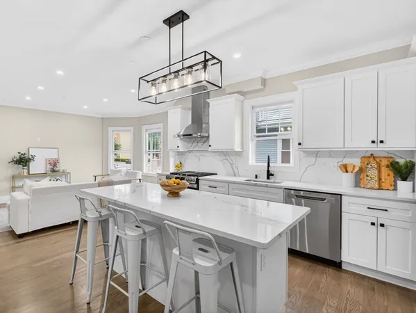 $1,100,000 | 152 Washington Street, Unit 1, Boston, MA 02135