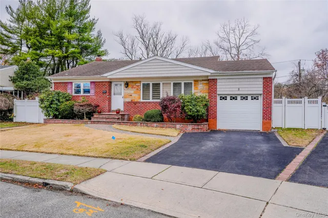 $975,000 | 8 Lucille Drive, Syosset, NY 11791