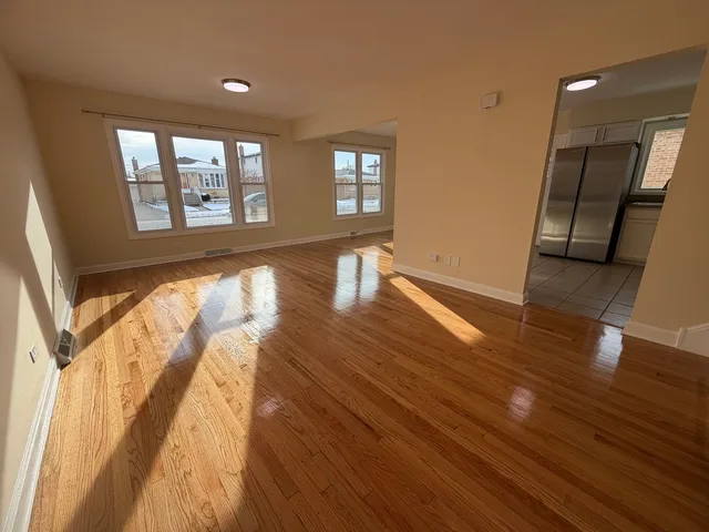 $3,300 | 3837 Emerson Drive, Schiller Park, IL 60176