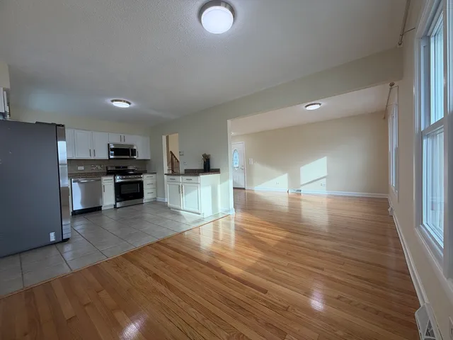 $3,300 | 3837 Emerson Drive, Schiller Park, IL 60176