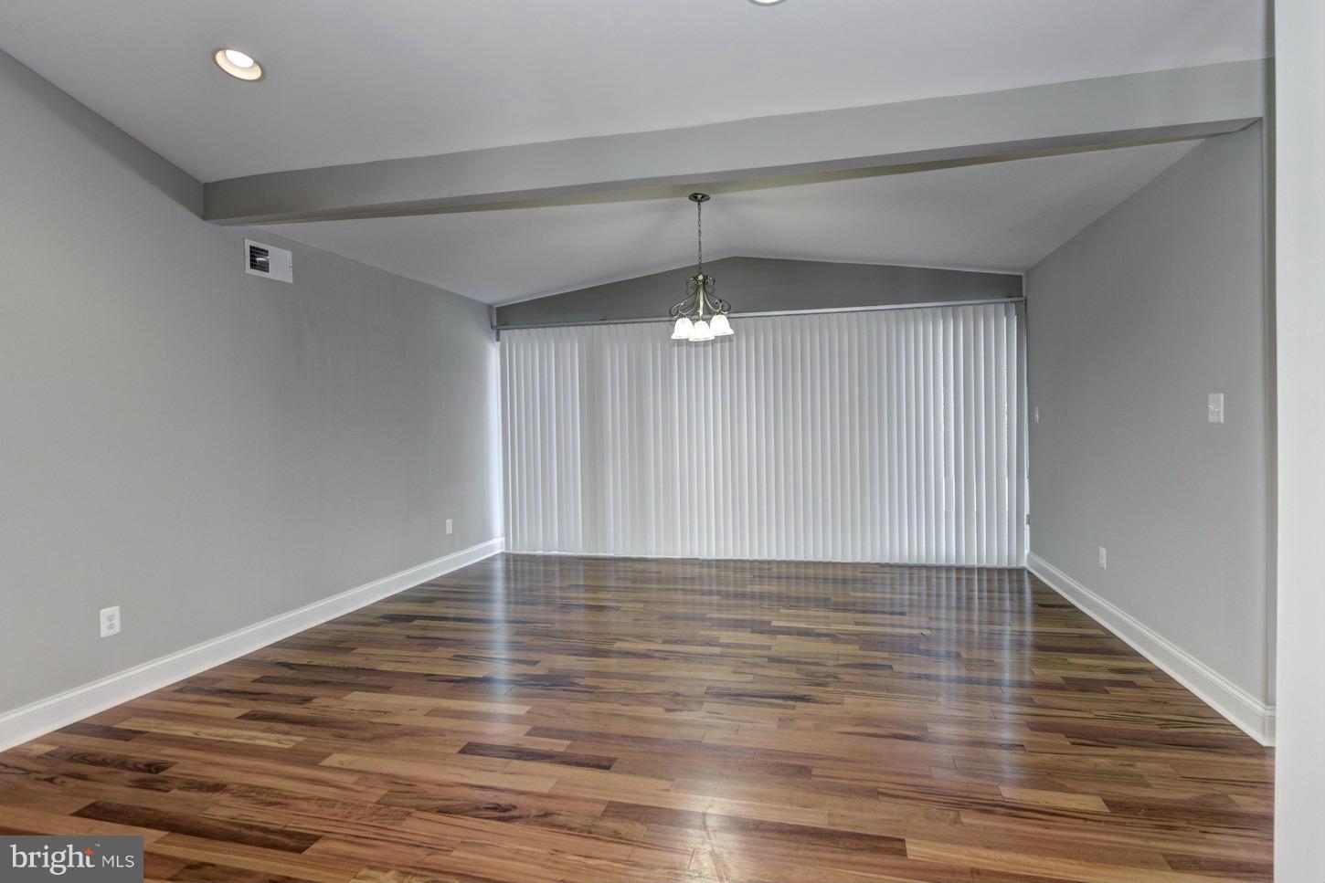 3405 Fielding Road Baltimore, MD 21208 - Photo 15 of 27 Living Room