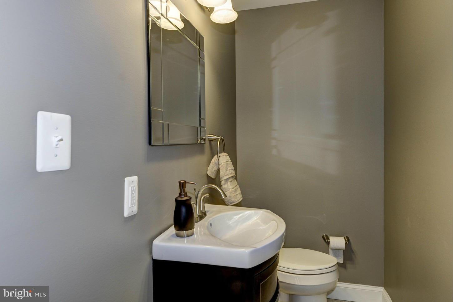 3405 Fielding Road Baltimore, MD 21208 - Photo 23 of 27 Bath