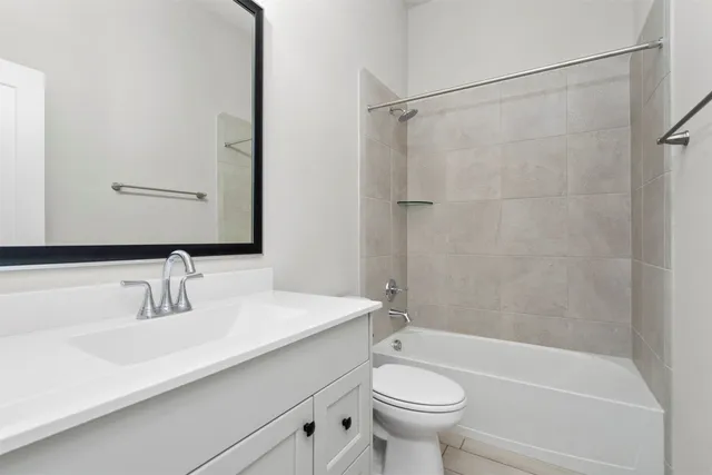 an empty room with a empty space and window