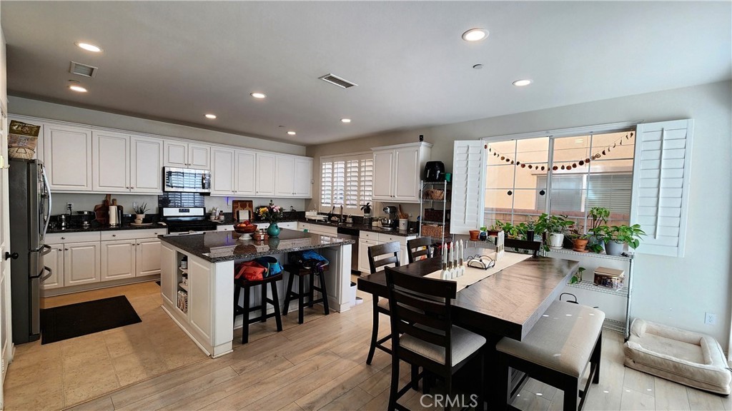 3341 Pine Ridge Loop Ontario, CA 91761 - Photo 11 of 27