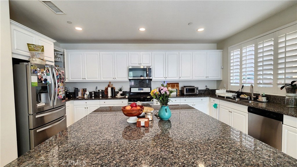 3341 Pine Ridge Loop Ontario, CA 91761 - Photo 3 of 27