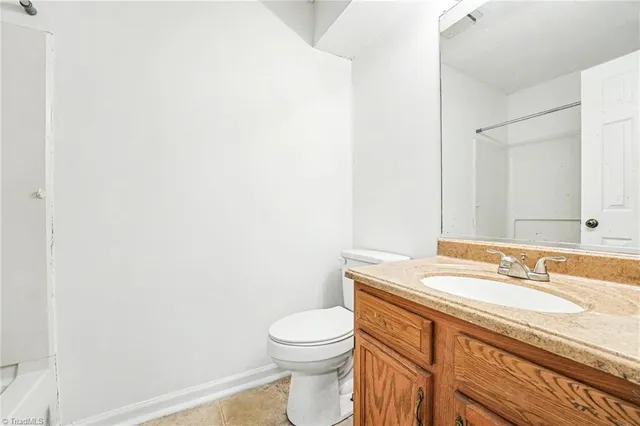 $160,000 | 3701 Cotswold Terrace, Unit 5E, Greensboro, NC 27410