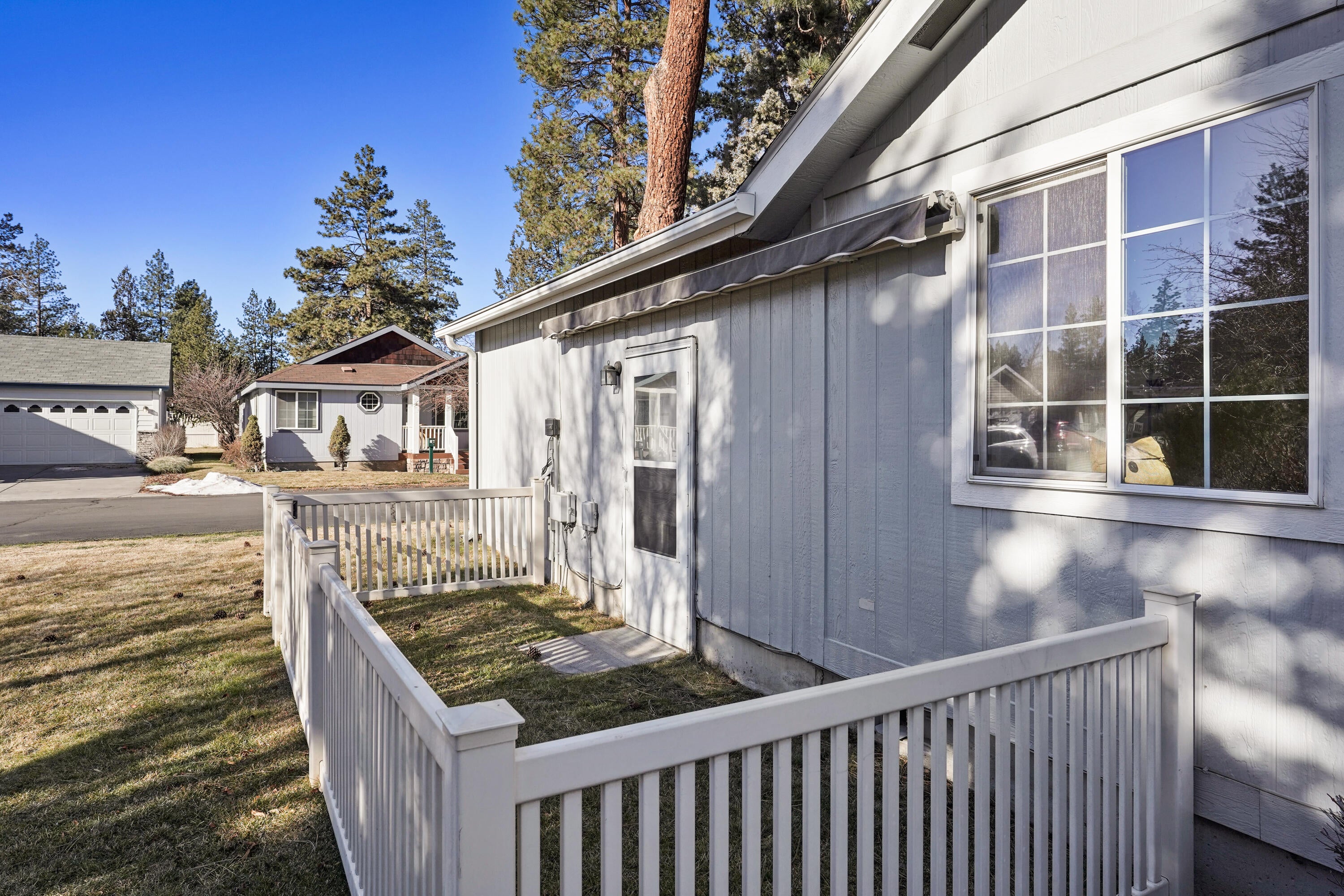 159 North Wheeler Loop Sisters, OR 97759 - Photo 8 of 25 Dog Run